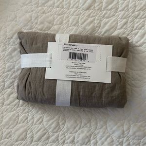 Parachute Linen 2 Standard Pillowcases in Fawn